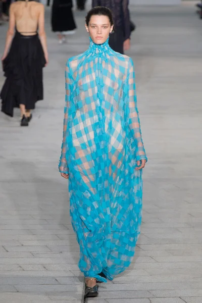 Look 24